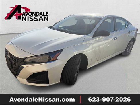 Certified 2024 Nissan Altima 2.5 SV image 1