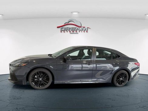 Used 2025 Toyota Camry SE FWD image 17