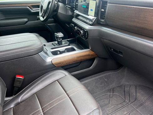 Used 2023 Chevrolet Silverado 1500 High Country image 19