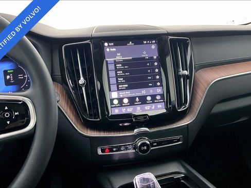 Certified 2023 Volvo XC60 T8 Ultimate w/ Climate Package AWD/4WD image 7