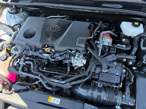 Used 2025 Toyota Camry LE FWD image 9