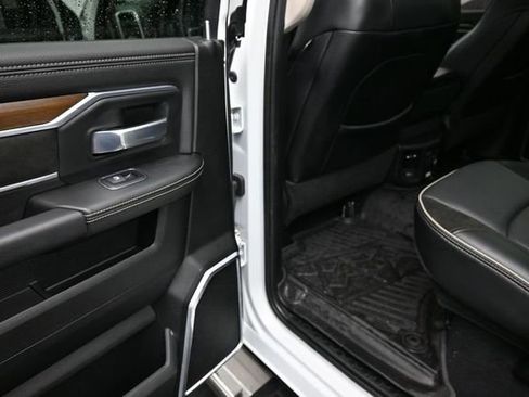 Used 2024 RAM 2500 Laramie AWD/4WD image 17