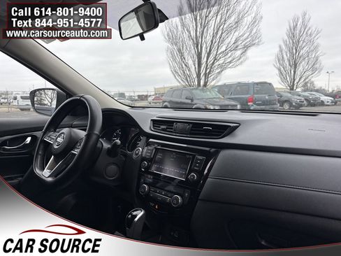 Used 2018 Nissan Rogue SV w/ Premium Package image 41