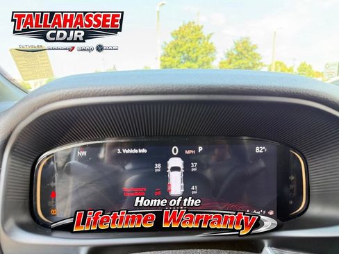 Used 2024 Jeep Wagoneer Series II w/ Flexible Seating Group RWD image 19
