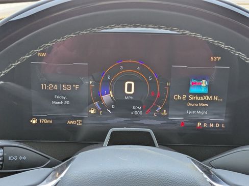 New 2026 Chevrolet Traverse Z71 w/ Enhanced Driving Package AWD/4WD image 25