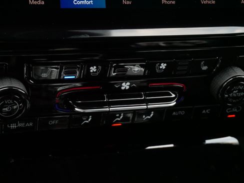 Used 2022 Jeep Grand Cherokee Trailhawk w/ Advanced Protech Group II AWD/4WD image 29