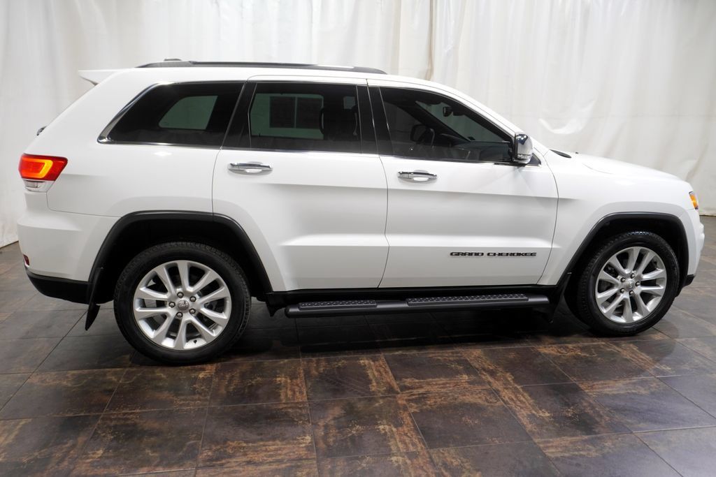 Used 2017 Jeep Grand Cherokee Limited AWD/4WD image 4