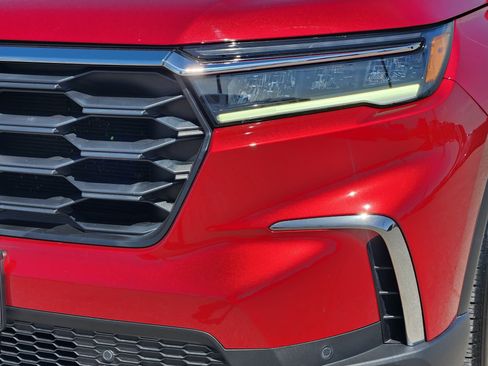 Used 2025 Honda Pilot EX-L image 8