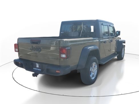 Used 2025 Jeep Gladiator Sport image 6