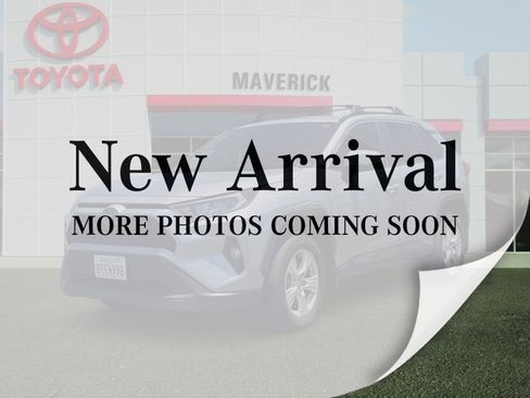 Used 2020 Toyota RAV4 XLE w/ Convenience Package FWD image 1