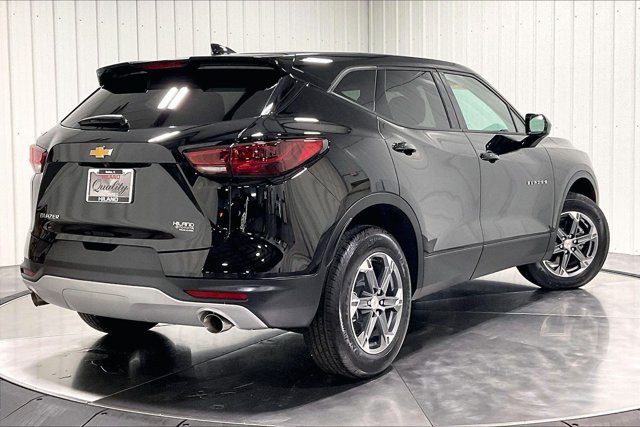 Used 2025 Chevrolet Blazer LT FWD image 13