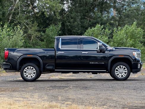 Used 2022 GMC Sierra 3500 Denali w/ Denali Black Diamond Edition AWD/4WD image 8