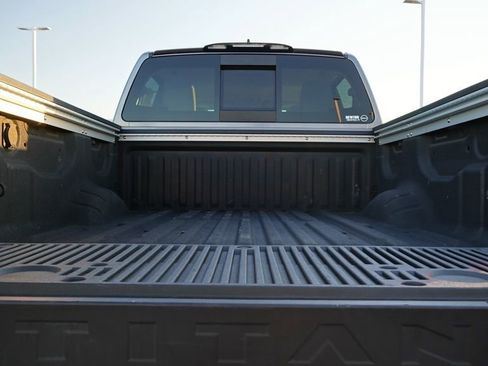 Used 2024 Nissan Titan SV w/ SV Convenience Package image 45