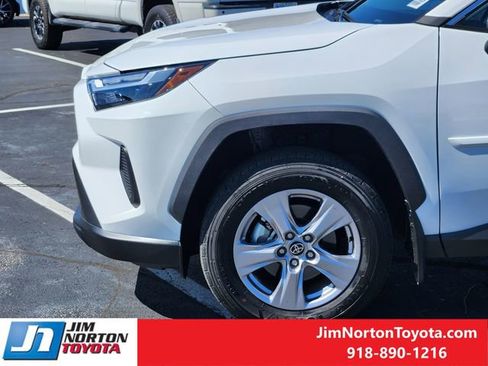 Used 2025 Toyota RAV4 XLE w/ Convenience Package image 9