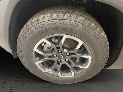 New 2026 Chevrolet Equinox ACTIV w/ Convenience Package III AWD/4WD image 11