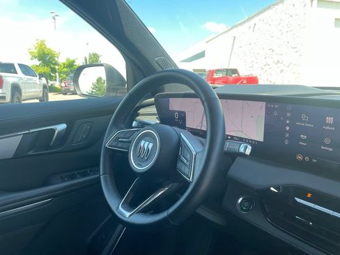 Used 2025 Buick Enclave Preferred FWD image 28