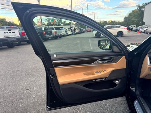 Used 2016 BMW 750i xDrive image 16