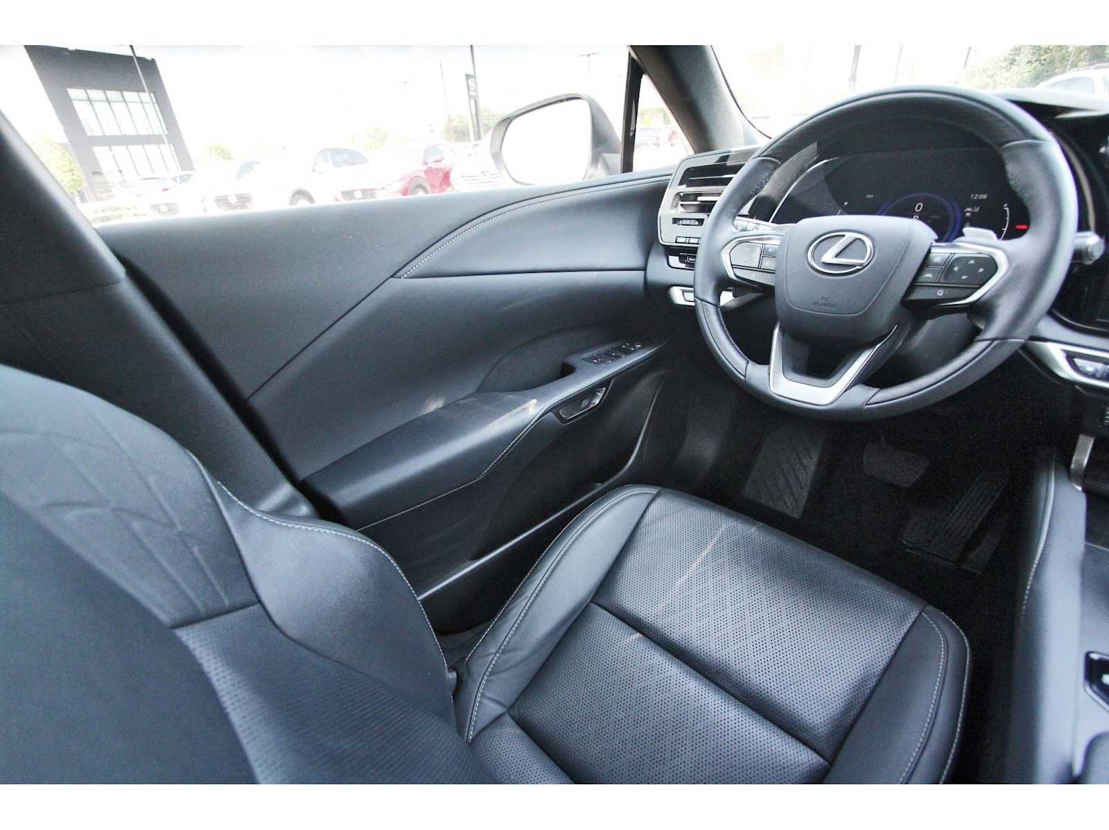 Used 2024 Lexus RX 350 Premium Plus w/ Convenience Package FWD image 6