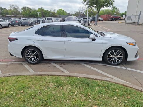 Used 2024 Toyota Camry XLE w/ Cold Weather Package image 7