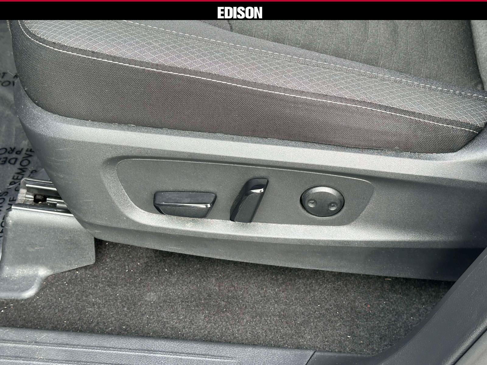 Used 2025 Nissan Pathfinder SV AWD/4WD image 18