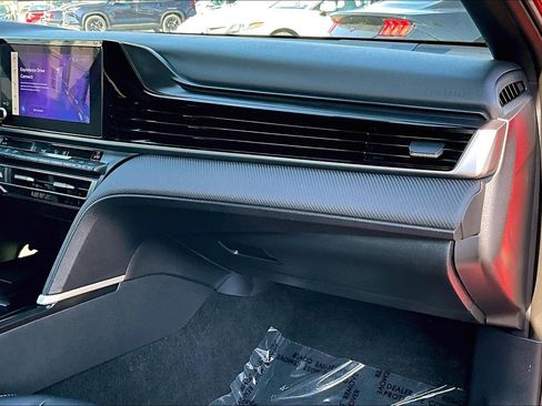 Used 2025 Toyota Camry SE image 15