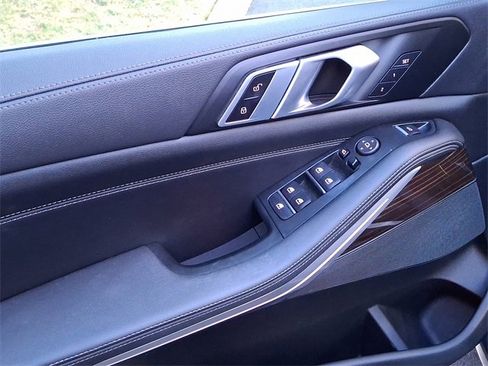 Used 2023 BMW X5 xDrive40i w/ Premium Package image 12