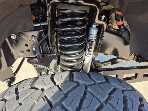 New 2025 Ford F250 Lariat w/ Black Appearance Package image 4