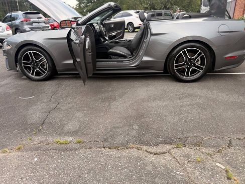 Used 2022 Ford Mustang Premium RWD image 21
