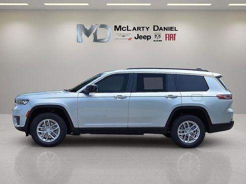 New 2025 Jeep Grand Cherokee L Laredo w/ Luxury Tech Group I AWD/4WD image 3