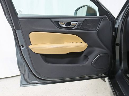 Used 2020 Volvo V60 T5 Cross Country image 33