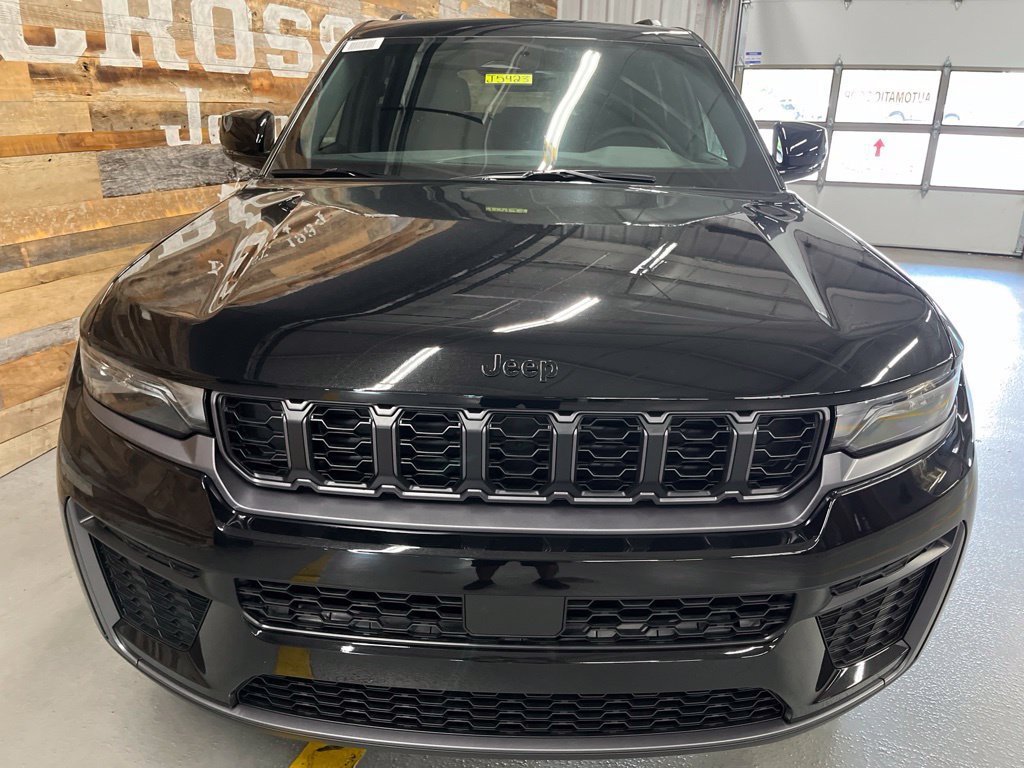 New 2026 Jeep Grand Cherokee 4WD image 8