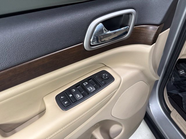 Used 2018 Jeep Grand Cherokee Laredo AWD/4WD image 10