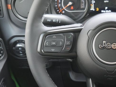 New 2025 Jeep Gladiator Mojave w/ Safety Group image 15