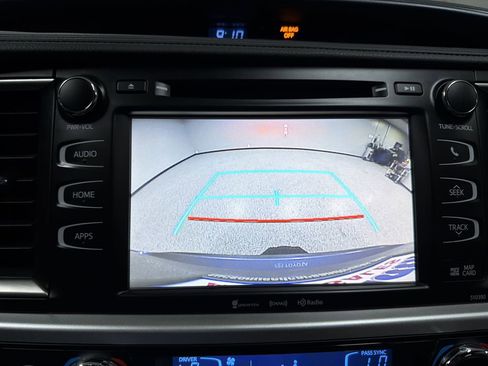 Used 2019 Toyota Highlander XLE image 20