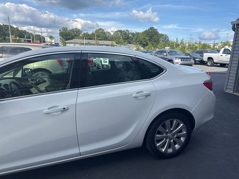 Used 2016 Buick Verano w/ Comfort Package FWD image 5