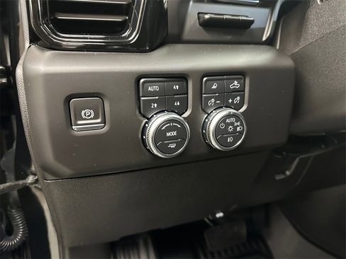 Used 2024 GMC Sierra 2500 AT4 w/ AT4 Premium Plus Package image 16