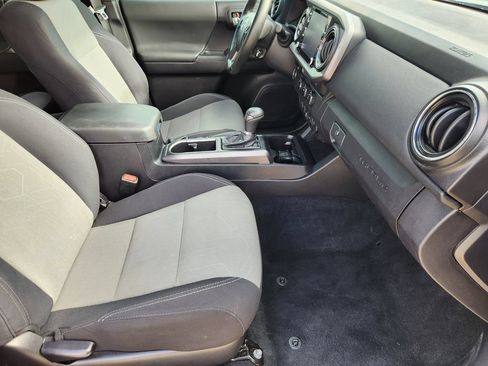 Used 2021 Toyota Tacoma TRD Sport w/ Technology Package RWD image 15