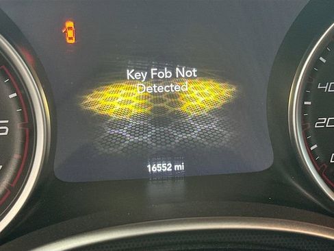 Used 2016 Dodge Charger R/T Scat Pack w/ Technology Group image 12