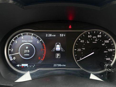 Used 2025 Nissan Versa SV FWD image 14