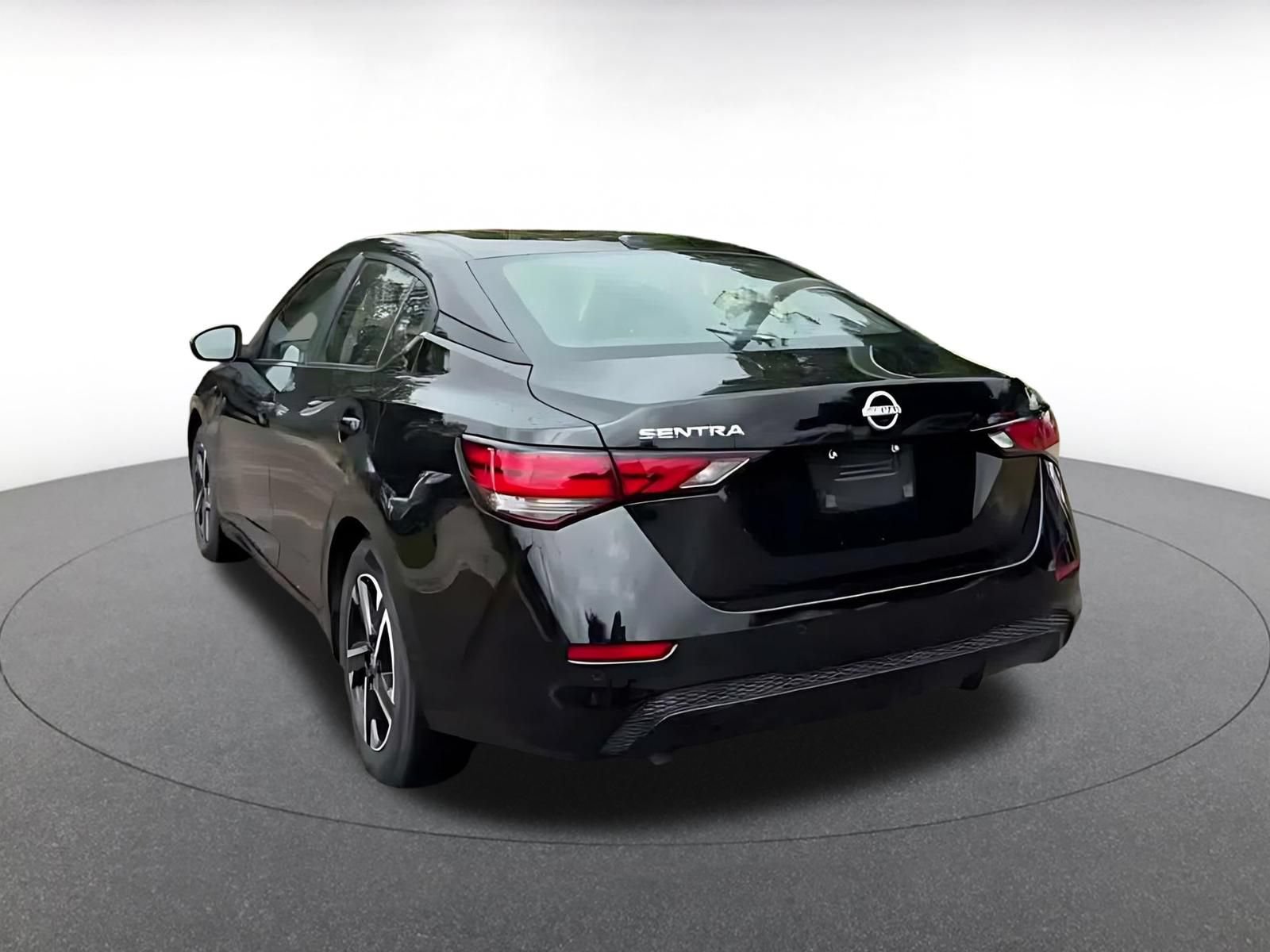 Used 2025 Nissan Sentra SV FWD image 10