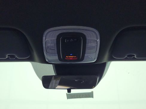 New 2025 Hyundai Elantra SEL image 8