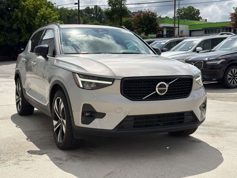 Used 2023 Volvo XC40 B4 Plus w/ Protection Package Premier FWD image 7