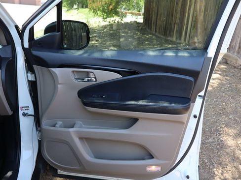 Used 2019 Honda Pilot Touring image 28