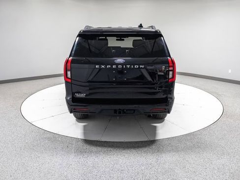 Used 2025 Ford Expedition Active image 34