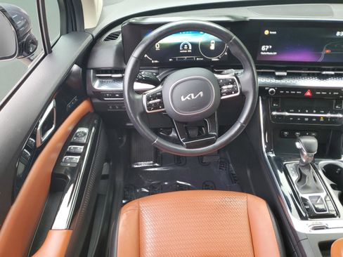 Used 2022 Kia Carnival SX Prestige image 8