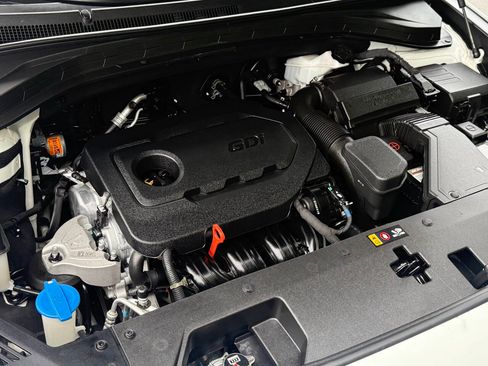 Used 2019 Hyundai Santa Fe SEL FWD image 9