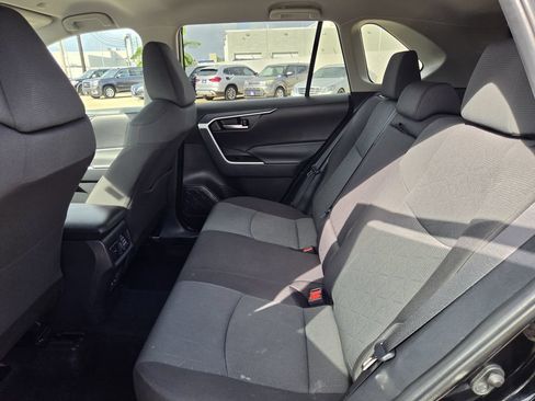 Used 2025 Toyota RAV4 XLE FWD image 29