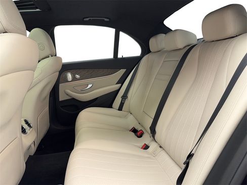 Used 2022 Mercedes-Benz E 350 Sedan w/ AMG Line Exterior image 43