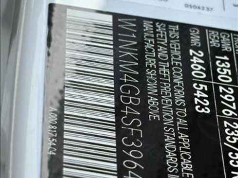 Used 2025 Mercedes-Benz GLC 300 image 27