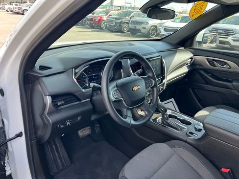 Used 2023 Chevrolet Traverse LT AWD/4WD image 16